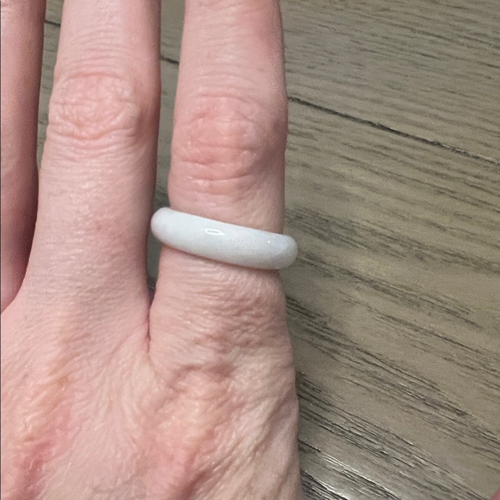 Natural Jade Ring - Picture 3 of 3